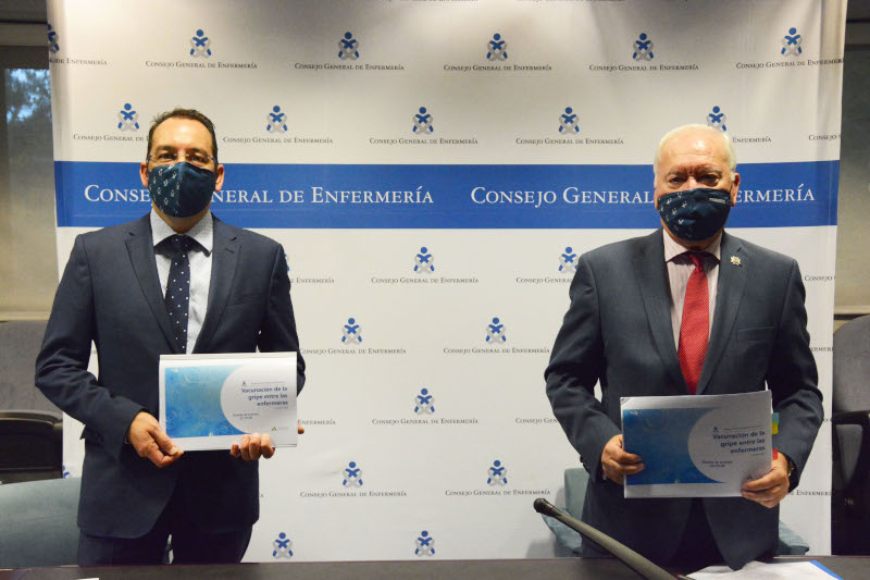 A la derecha, el presidente del Consejo General de Enfermería y del colegio cordobés, Florentino Pérez Raya, junto a José Luis Cobos.